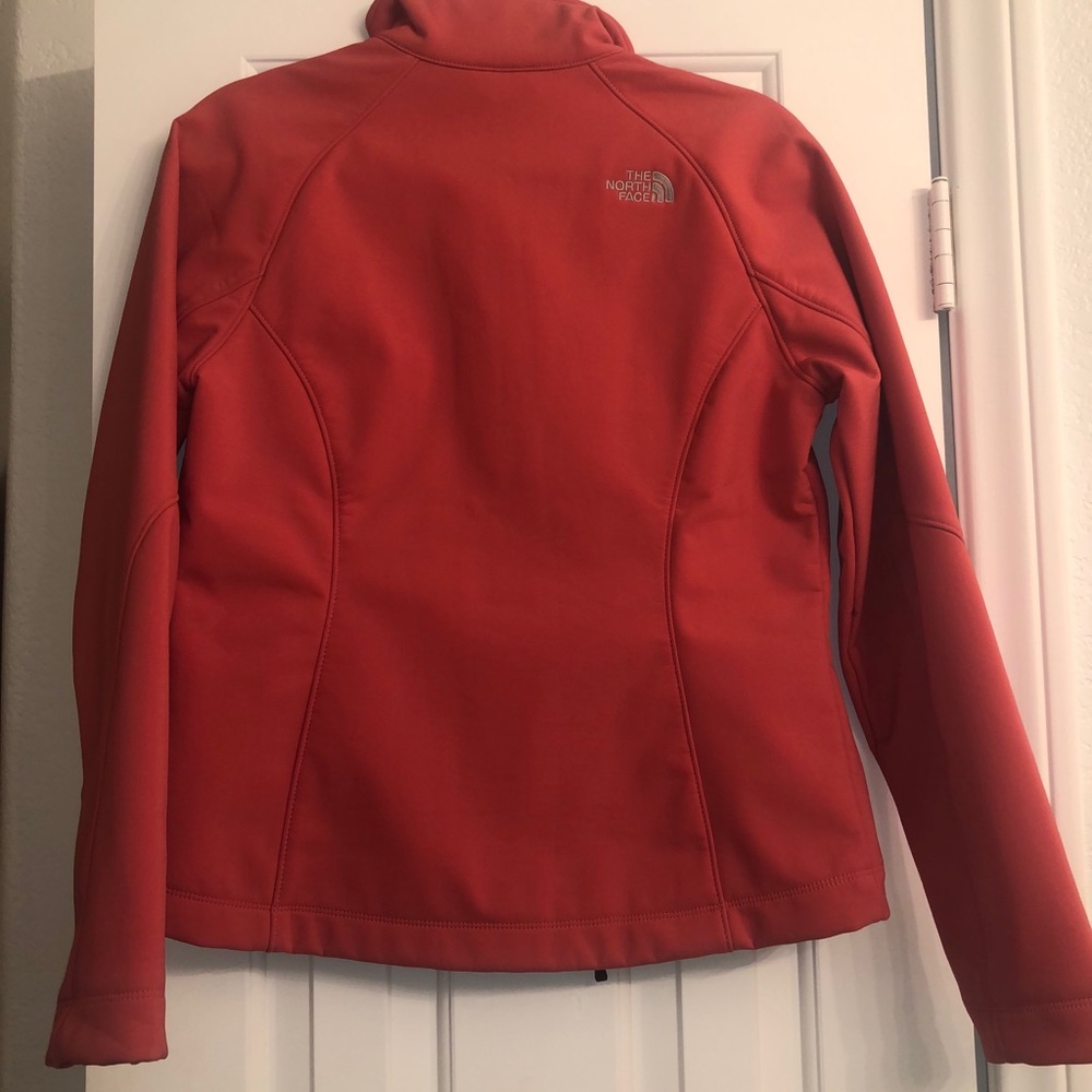 North face jacket 🍂❄️ - Picture 3 of 5